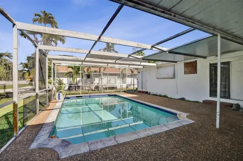 632 SW 8th Street Hallandale Beach FL 33009