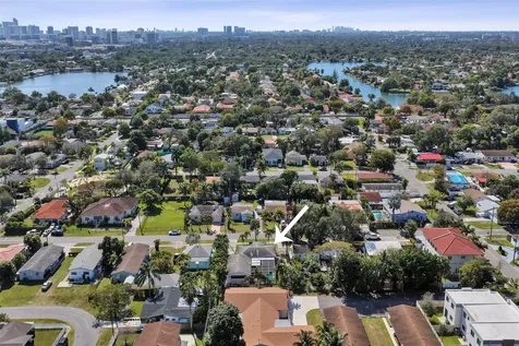 632 SW 8th Street Hallandale Beach FL 33009
