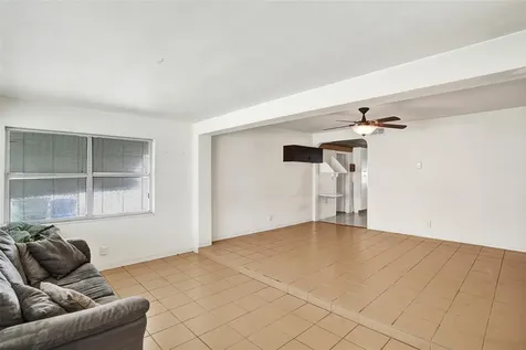 632 SW 8th Street Hallandale Beach FL 33009