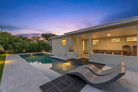 190 NE 21st Street Boca Raton FL 33431