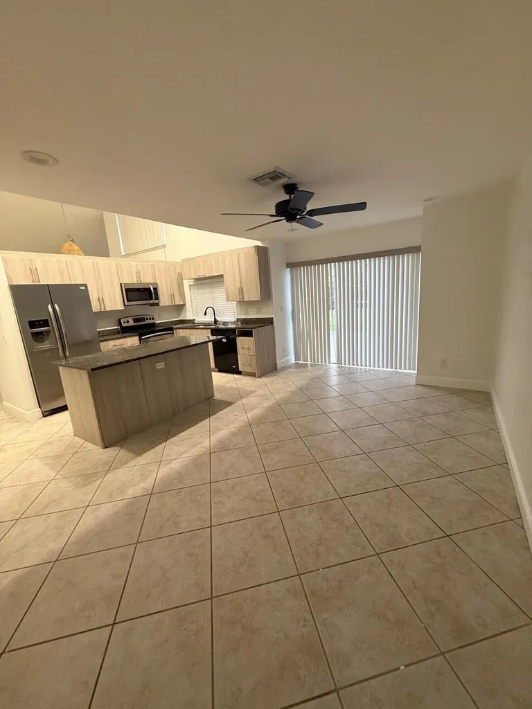3524 NW 73rd Way Coral Springs FL 33065