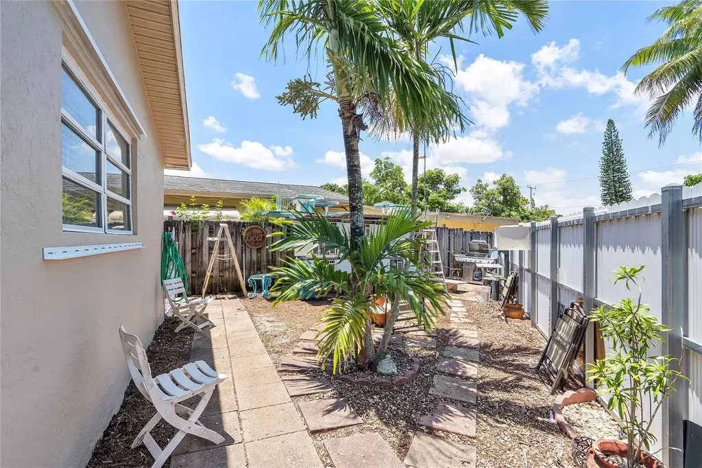 5829 Taylor Street Hollywood FL 33021
