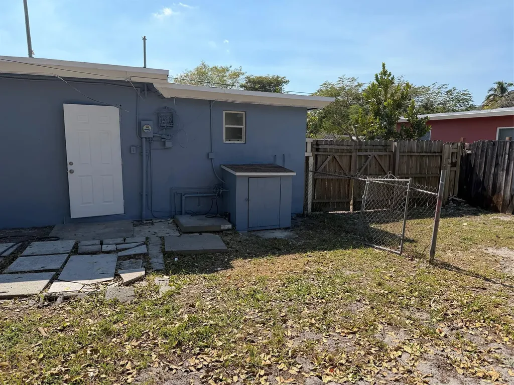 5821 Taft Street Hollywood FL 33021