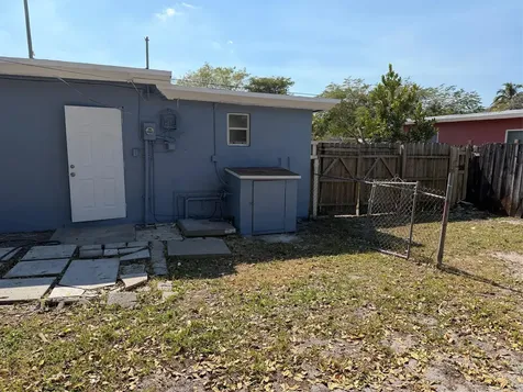 5821 Taft Street Hollywood FL 33021
