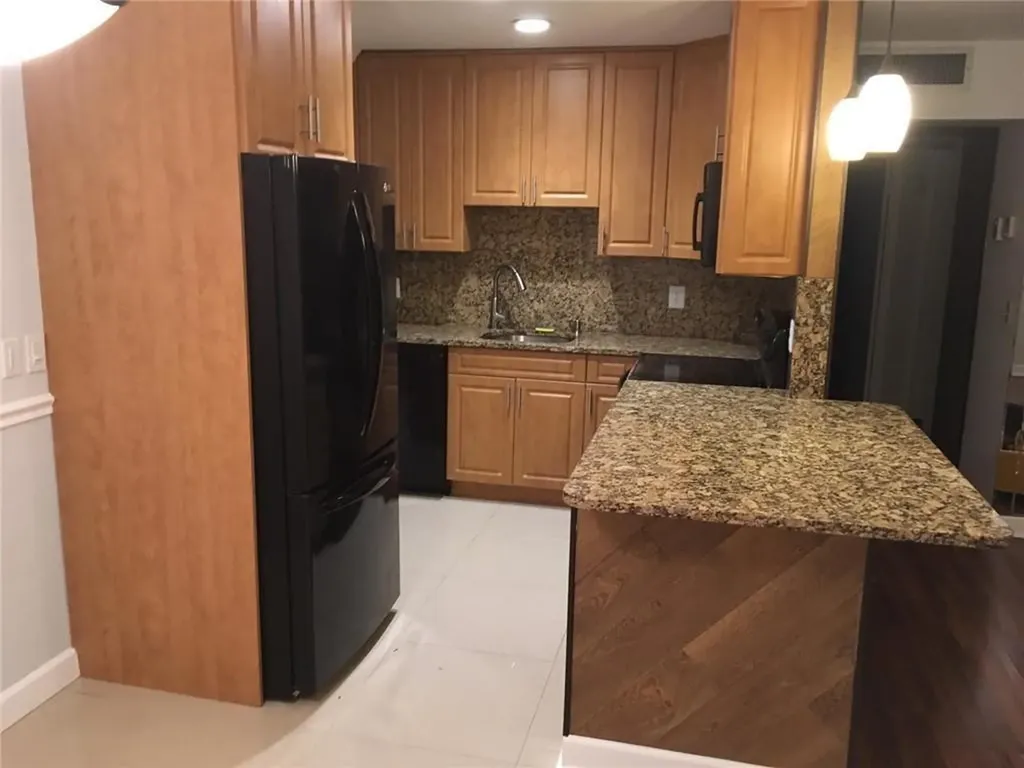 276 Monaco F Delray Beach FL 33446