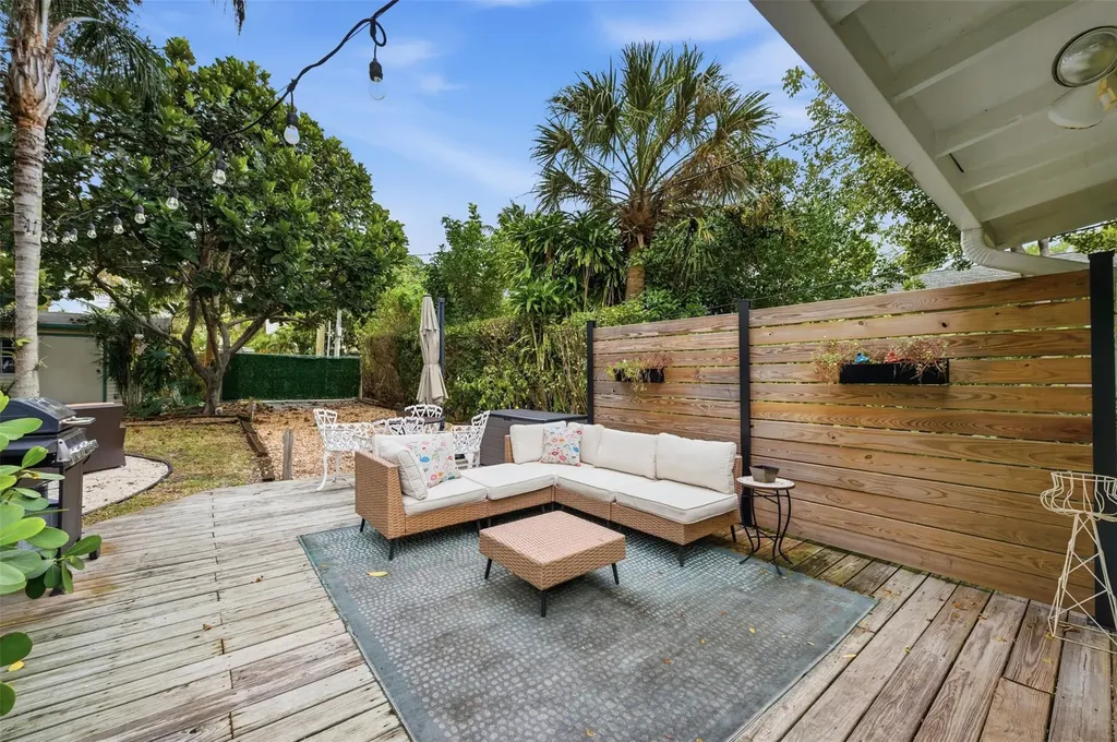 117 S Palmway Lake Worth Beach FL 33460
