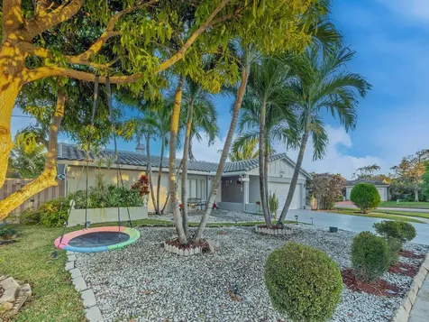 2501 NW 98th Way Coral Springs FL 33065