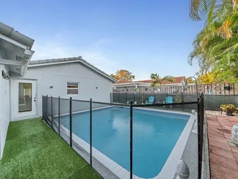 2501 NW 98th Way Coral Springs FL 33065