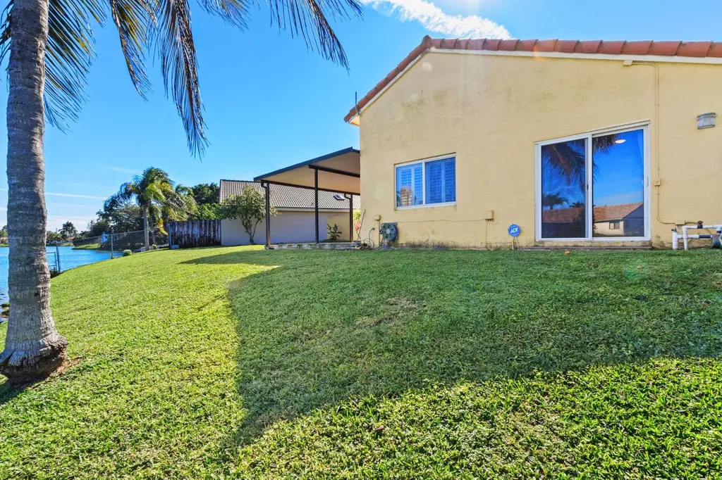 15141 Brighton Lane Davie FL 33331