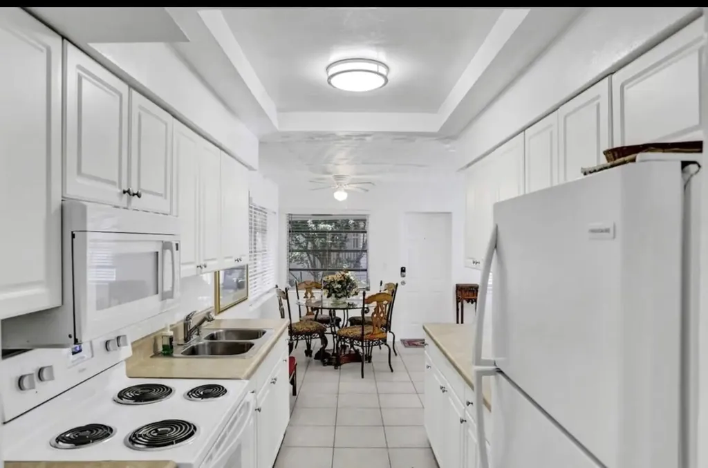 820 NE 16th Avenue Fort Lauderdale FL 33304