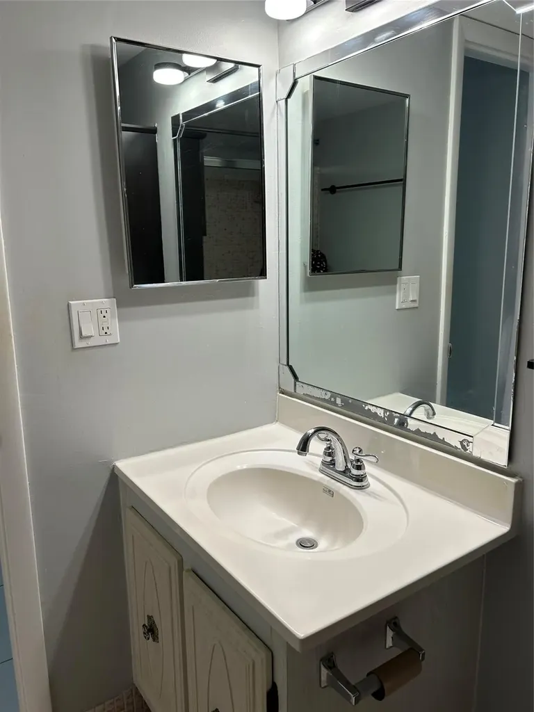 31 Abbey Lane Delray Beach FL 33446