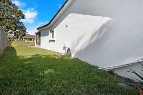 9231 N Cypress Circle Miramar FL 33025