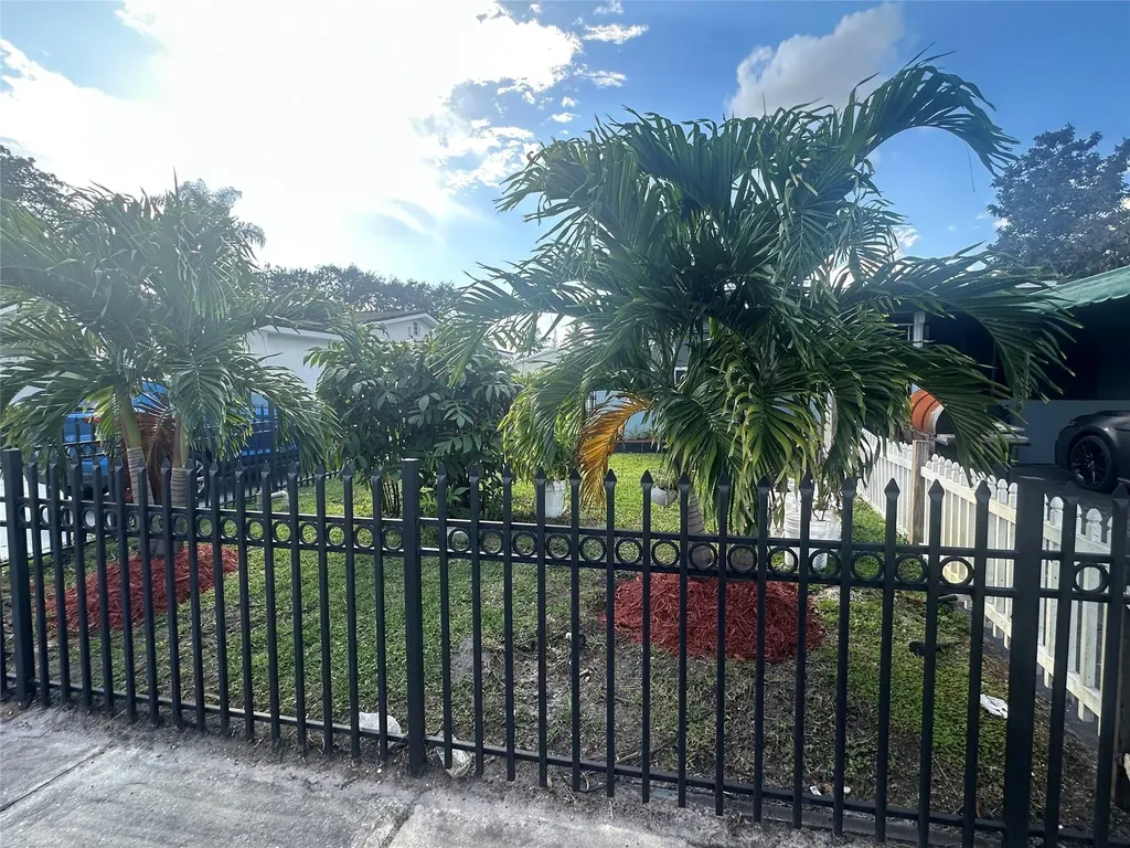815 S 26th Court Hollywood FL 33020