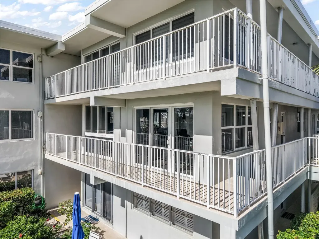 1221 Hillsboro Mile Hillsboro Beach FL 33062