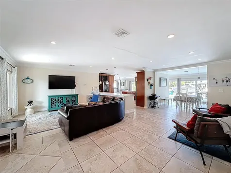 370 SE 12th Avenue Pompano Beach FL 33060