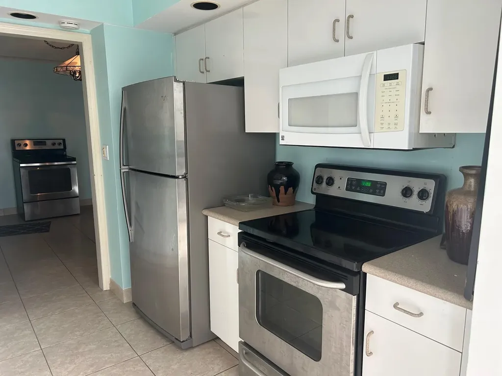3100 NE 49th Street Fort Lauderdale FL 33308