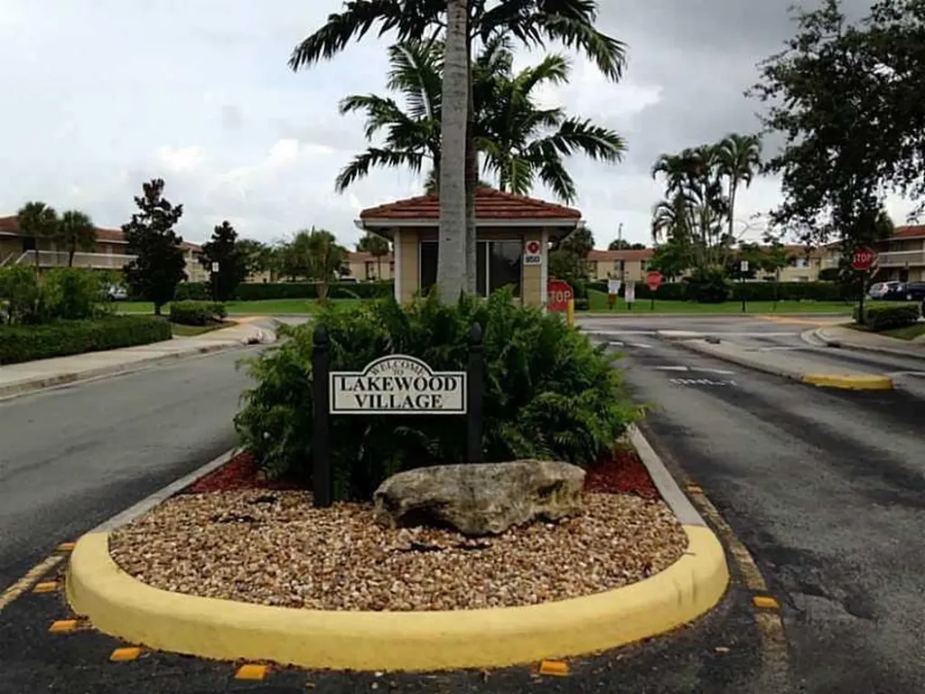 848 Twin Lakes Drive Coral Springs FL 33071