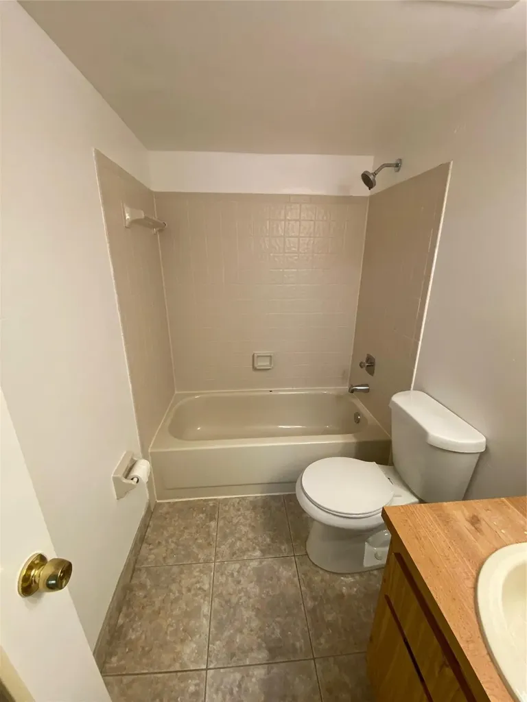 848 Twin Lakes Drive Coral Springs FL 33071
