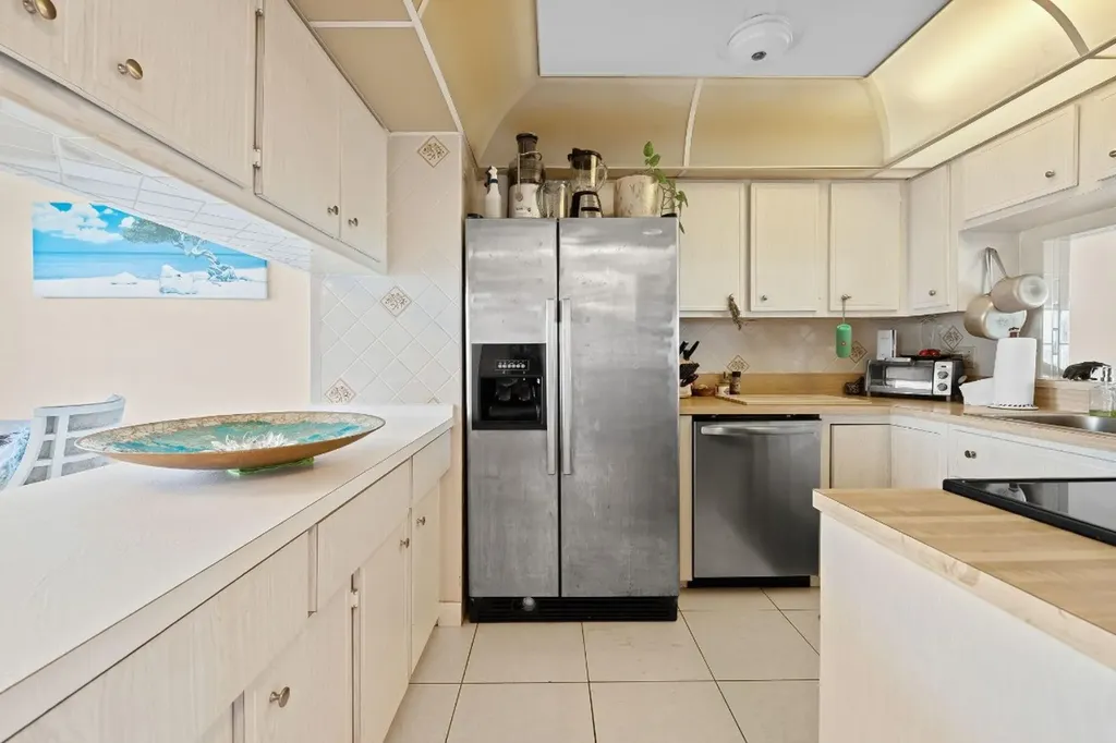 2611 N Riverside Drive Pompano Beach FL 33062