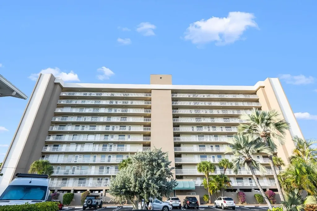 2611 N Riverside Drive Pompano Beach FL 33062