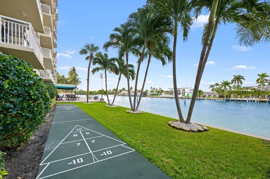 2611 N Riverside Drive Pompano Beach FL 33062