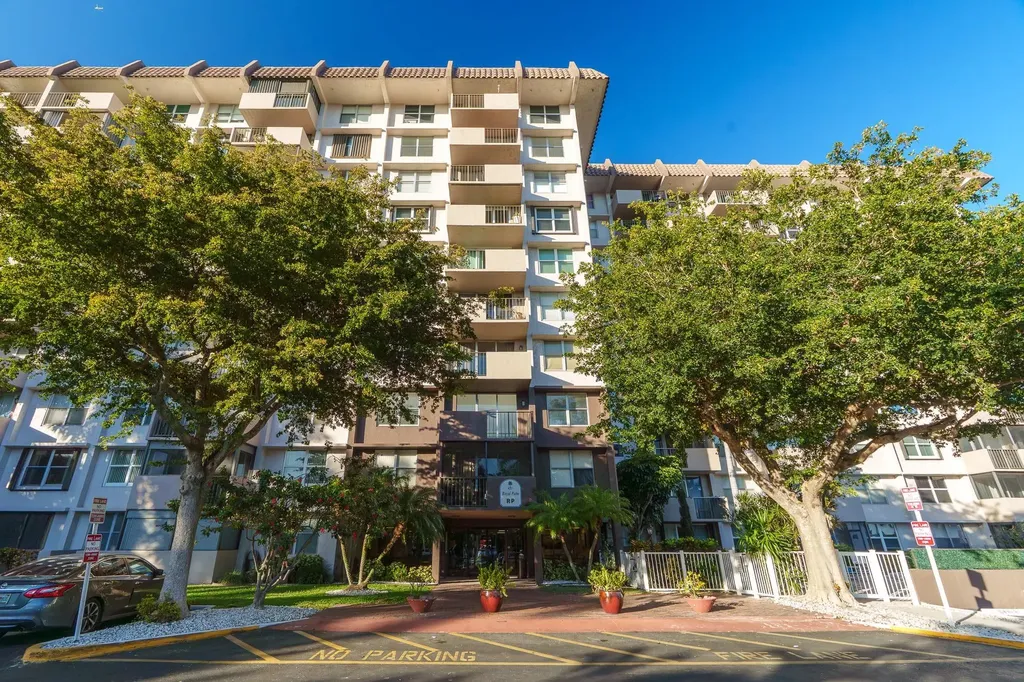 777 S Federal Hy Pompano Beach FL 33062