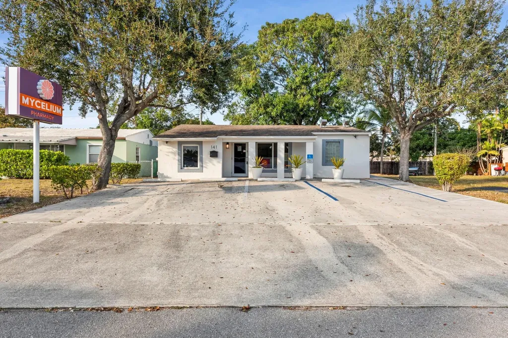 141 E Commercial Boulevard Oakland Park FL 33334