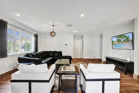 19321 NW 10th Street Pembroke Pines FL 33029