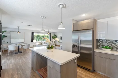 19321 NW 10th Street Pembroke Pines FL 33029