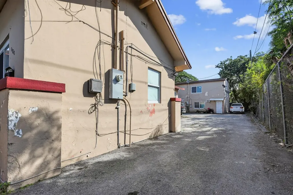 2168 NW 28 Street Miami FL 33142