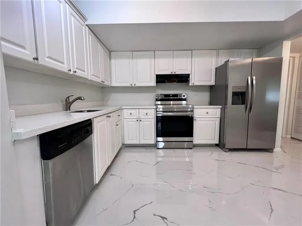 701 N Pine Island Road Plantation FL 33324