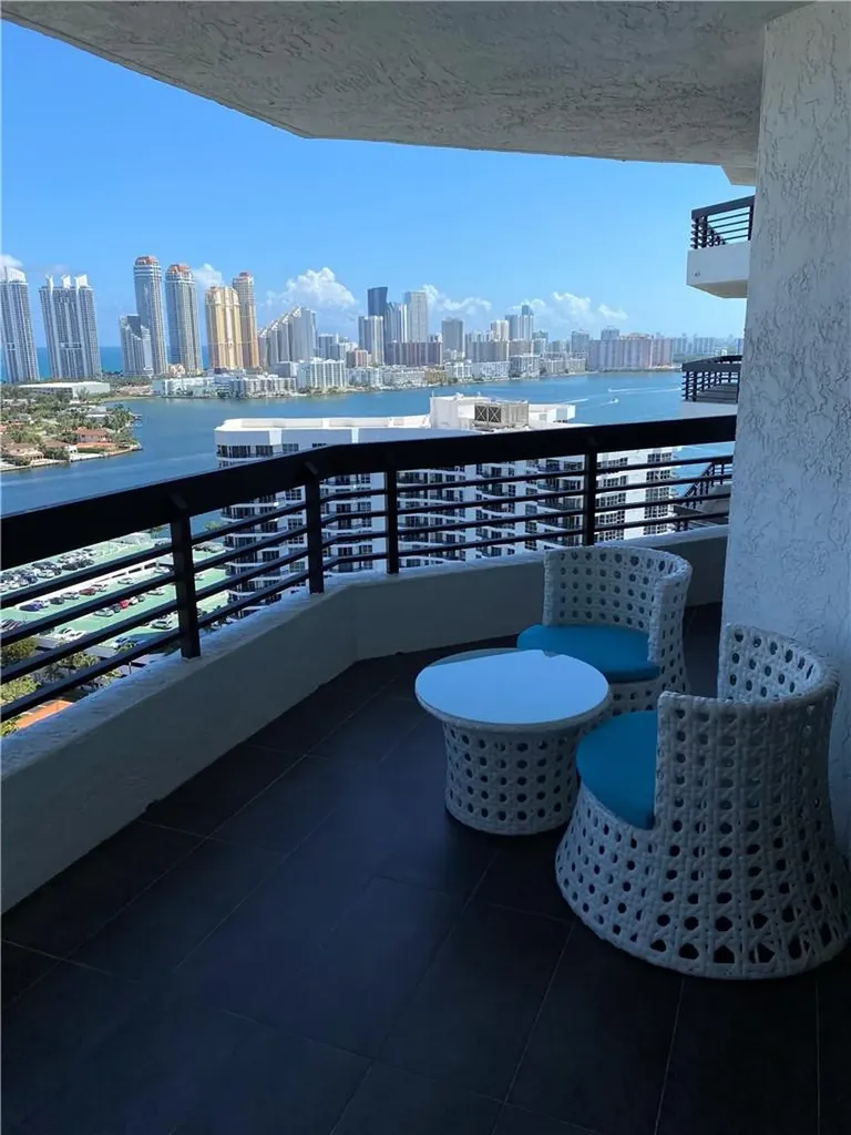 3500 Mystic Pointe Drive Aventura FL 33180