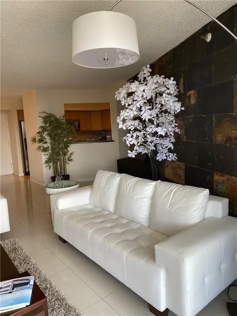 3500 Mystic Pointe Drive Aventura FL 33180