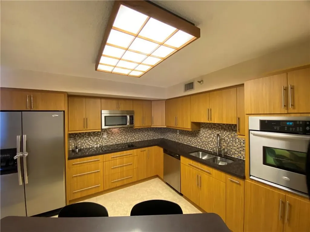 3500 Mystic Pointe Drive Aventura FL 33180