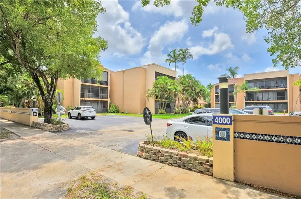 4000 N Hills Drive Hollywood FL 33021
