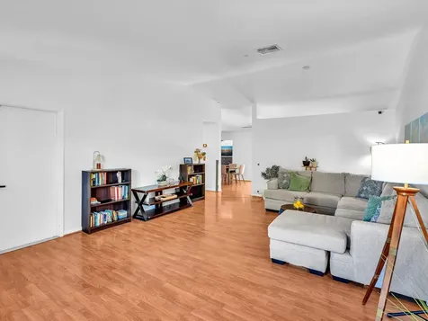 895 NW 87th Avenue Coral Springs FL 33071