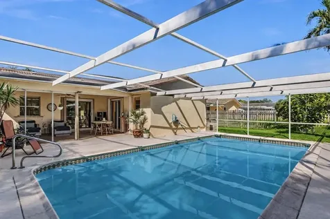 895 NW 87th Avenue Coral Springs FL 33071