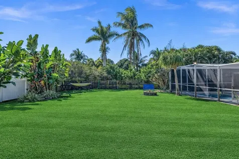 895 NW 87th Avenue Coral Springs FL 33071
