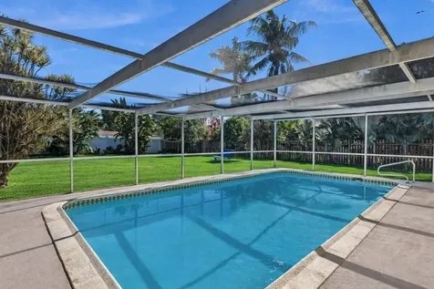895 NW 87th Avenue Coral Springs FL 33071
