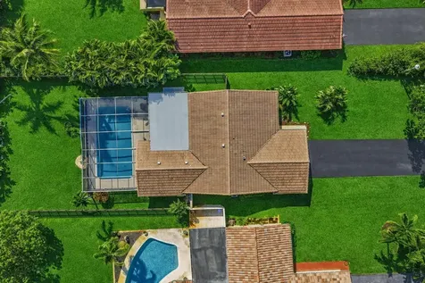 895 NW 87th Avenue Coral Springs FL 33071