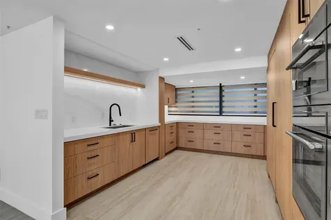 520 E Brickell Key Drive Miami FL 33131