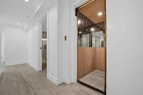 520 E Brickell Key Drive Miami FL 33131