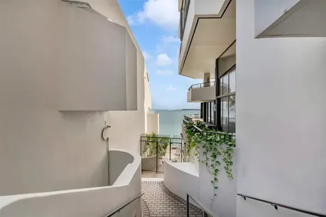 520 E Brickell Key Drive Miami FL 33131