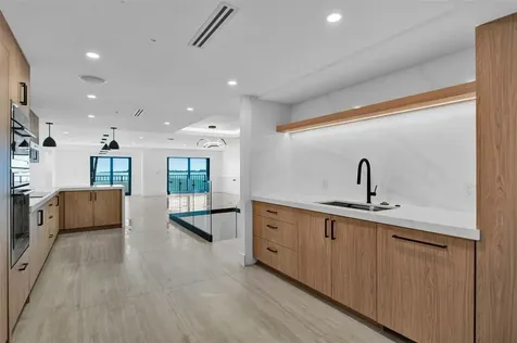 520 E Brickell Key Drive Miami FL 33131