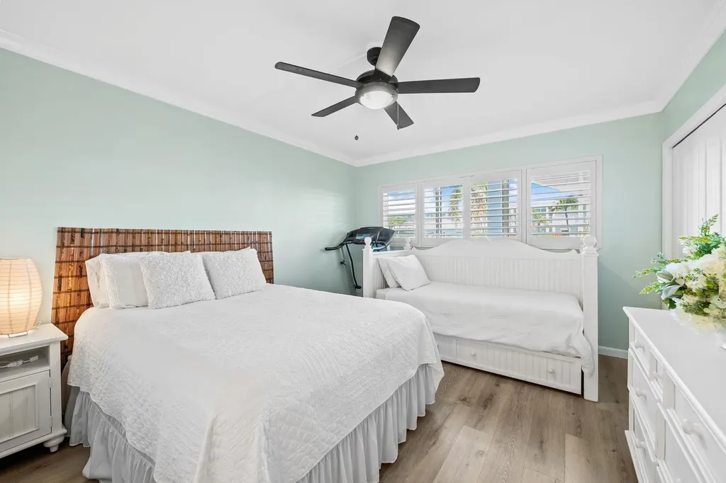 2400 NE 36th Street Lighthouse Point FL 33064