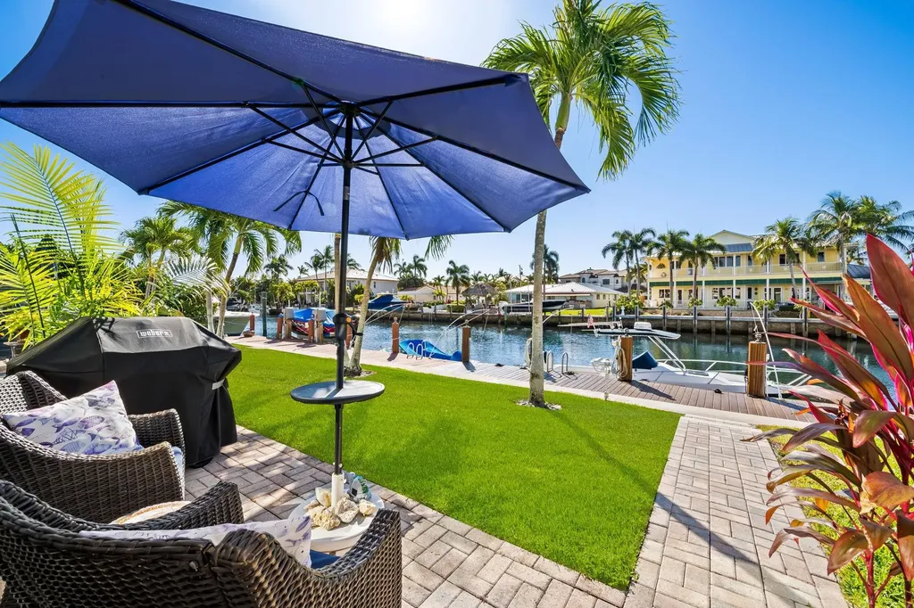 2400 NE 36th Street Lighthouse Point FL 33064
