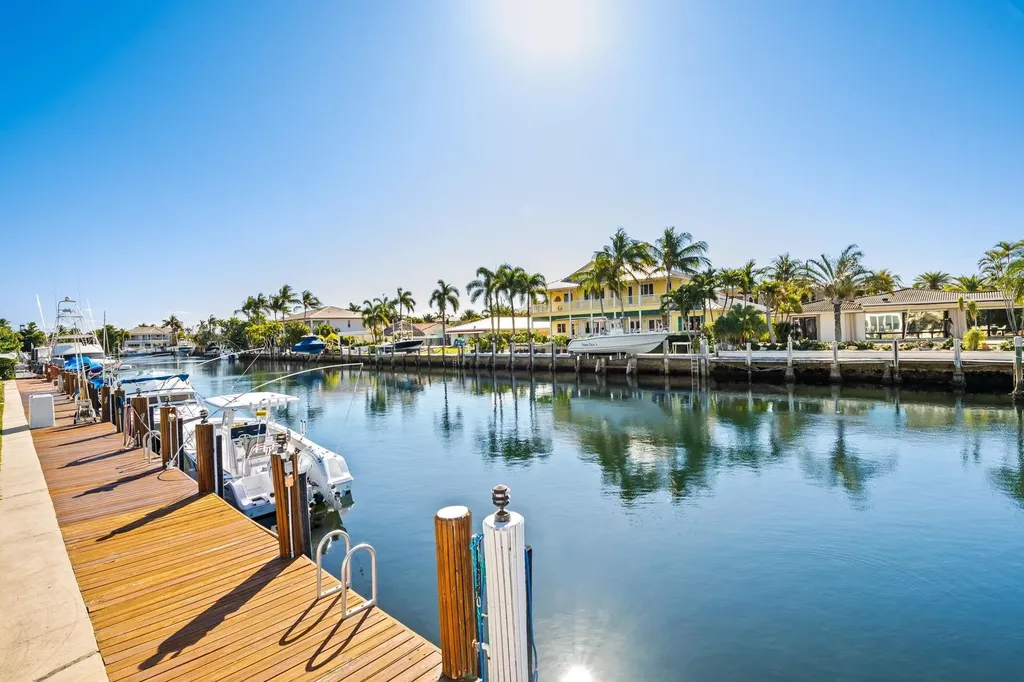 2400 NE 36th Street Lighthouse Point FL 33064