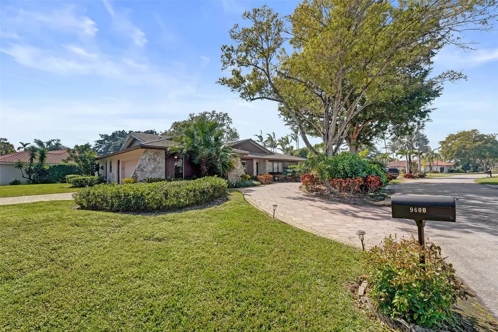 9600 Conch Shell Manor Plantation FL 33324