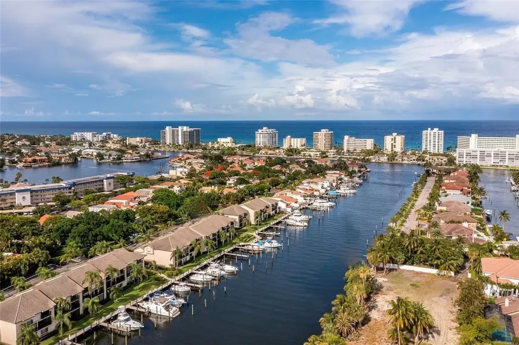 270 Captains Walk Delray Beach FL 33483