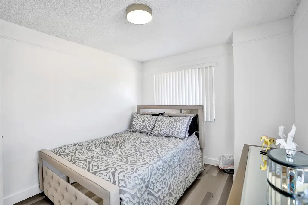 270 Captains Walk Delray Beach FL 33483